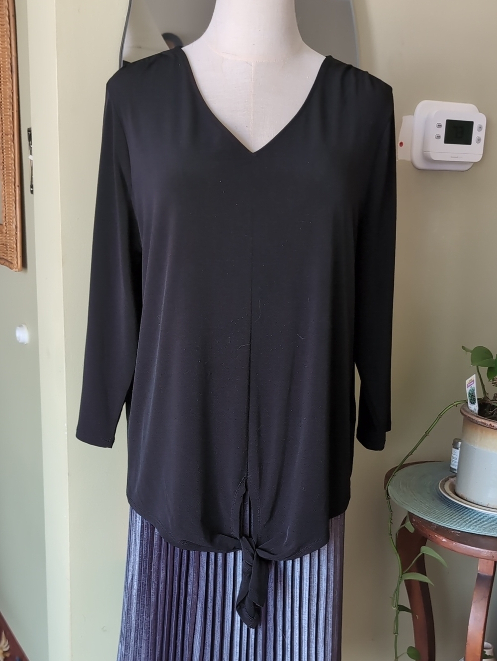 Chico's Black V-Neck Long Sleeve Front Tie Top